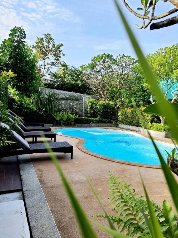 Areeya Phubeach Resort Coliving Coworking Ao Nang Buitenkant foto