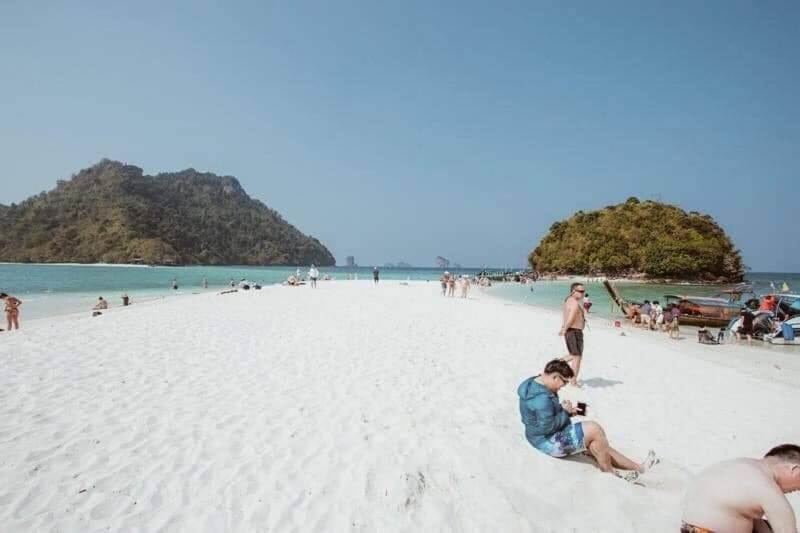 Areeya Phubeach Resort Coliving Coworking Ao Nang Buitenkant foto